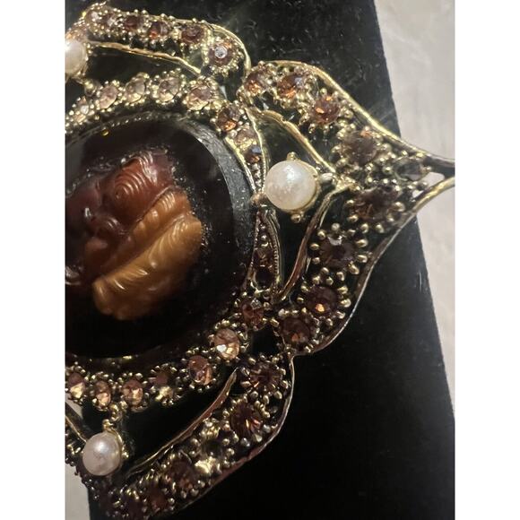 Vintage Hargo Amber Resin Left Facing Classical Cameo Brooch Rhinestones Read - Picture 12 of 16